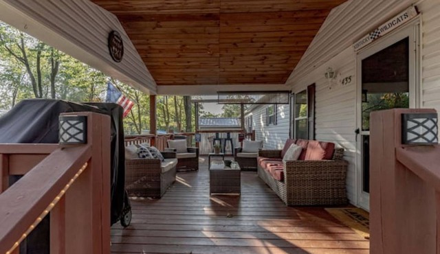Updated Lake Home Steps to Water in "heart" of Rough River! Cozy w/Firepit!