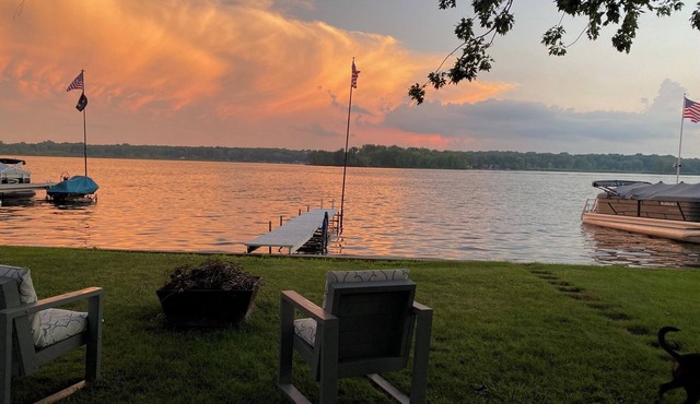 Updated Lakefront All Sports+Fishing Big Barbee Lake-No Stairs-Steps From Water
