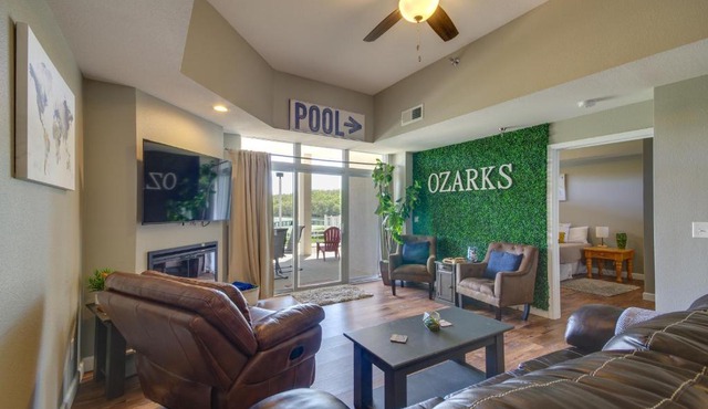 Updated Lakefront Condo and Patio and Pool Access