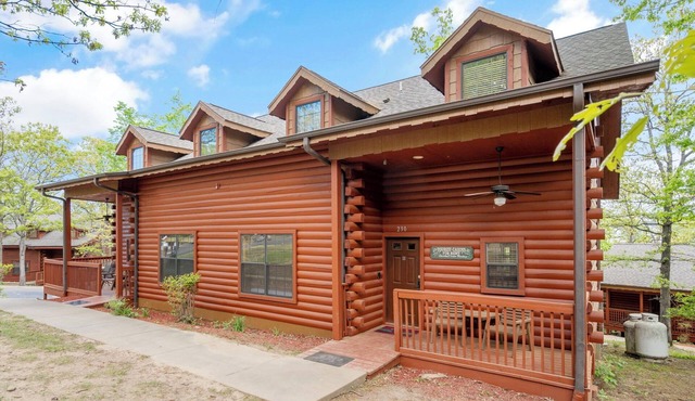Updated Lock-off Connecting Cabins - Perfect for a larger family or group!