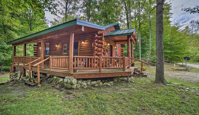 Updated Manistique Log Cabin, Yard & Fire Pit