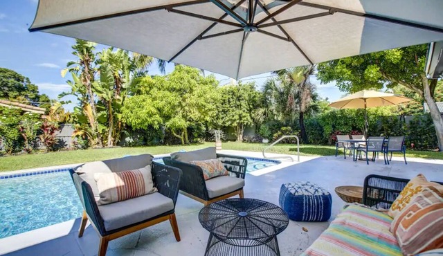 Updated Mid Century 3 Bedroom Salt Wtr Pool Outdoor Shower