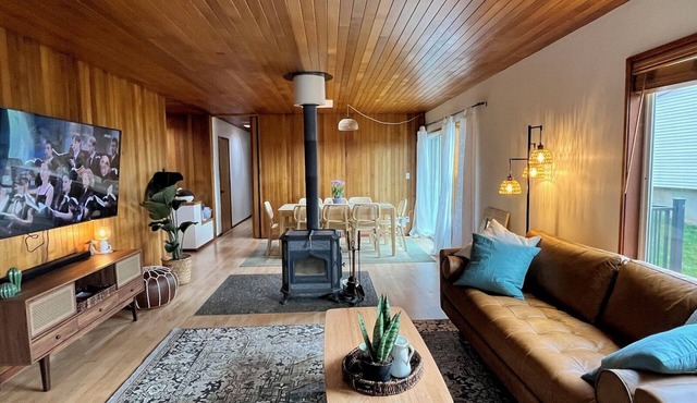 Updated Mid Century Modern next to University. Retro vibe! Close to Downtown.