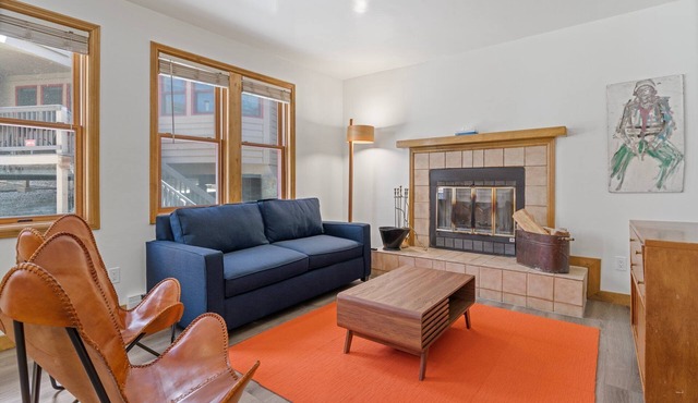 Updated Modern In-Town Condo | Pool | Hot Tub