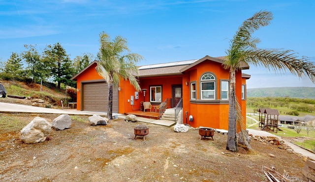 Updated mtn-view dog-friendly home with private hot tub, fireplace, firepit, W/D