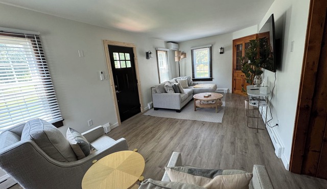 Updated new and perfect Location Boardwalk and Beach min away Large family home