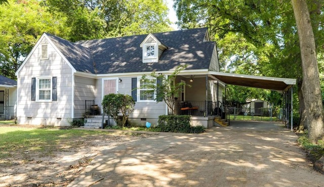 Updated North Greenwood Cottage < 1 Mi to Dtwn!