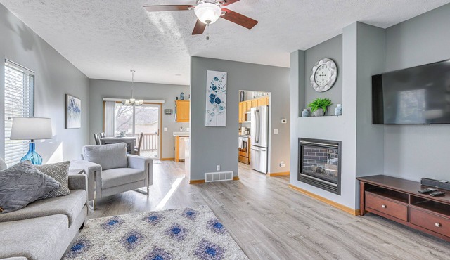 Updated Omaha Condo - 15 Miles to Downtown!