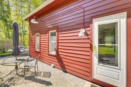 Updated/Pet-Friendly Cabin By Hikes and Woodstock!