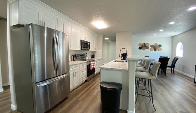 Updated Rancher near shopping & restaurants