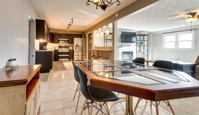 Updated Robinson Vacation Rental w/Fireplace!