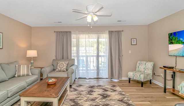 Updated Second Floor Condo - 1 Bedroom - Only 2 Miles To The Beach! Golf Colony 17-G