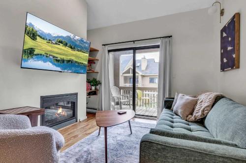 Updated Ski In Ski Out Condo Holiday Valley