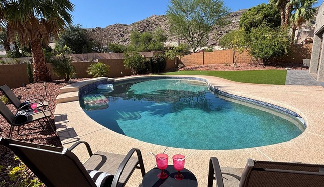 Updated & Spacious, Heated Pool, 5BR, 4 King Beds, Mt Views, Game Rm, Putting Gr