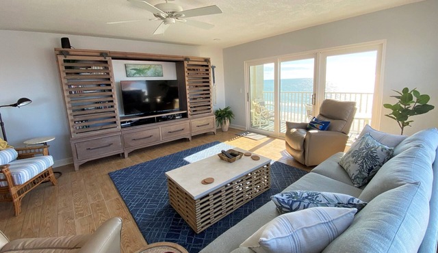 Updated top floor corner unit - on beach with spectacular views