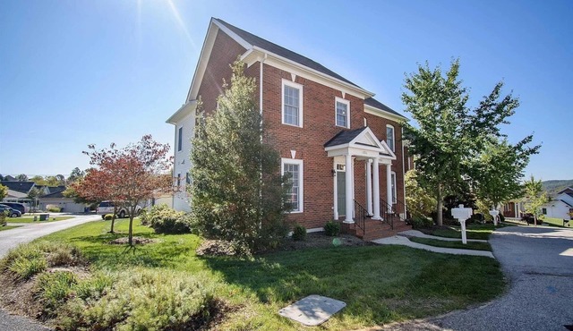 Updated townhouse, conveniently located 2 miles from VT campus, and downtown Blacksburg