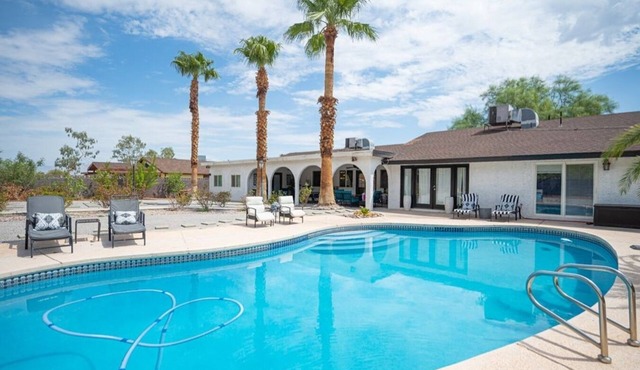 Updated, very private, very large, luxurious oasis