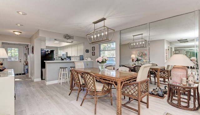 Updated Villa Condo -Steps to Beautiful White-Sand Beach