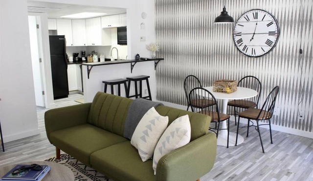 Upgraded Condo Close to All the Tempe Action