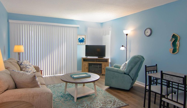 Upgraded Condo Steps to the Boardwalk. Dog friendly!