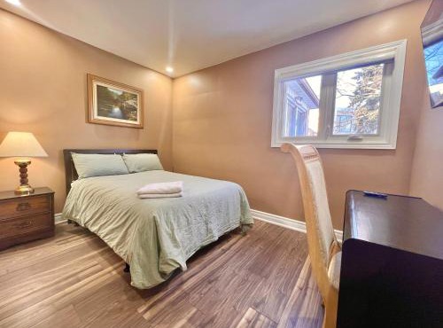 Upgraded Ensuite Rooms 7-min to Subway Near Downsview Rogers Stadium