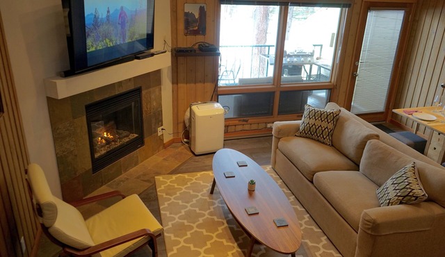 Upgraded Mt.Bachelor Village Loft Condon+ includes IKON pass holder offer