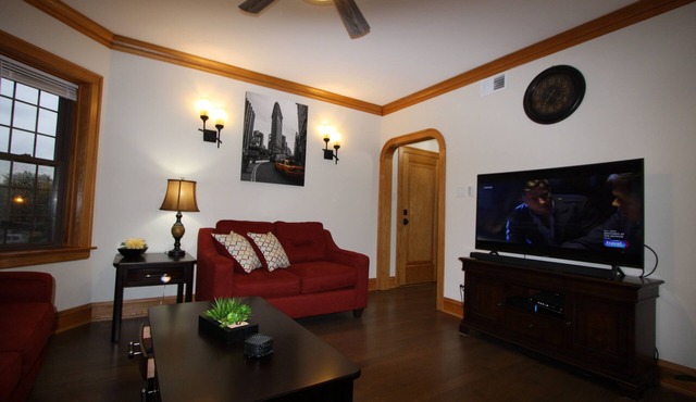 Upgraded,Spacious 3 Bedroom Apartment.