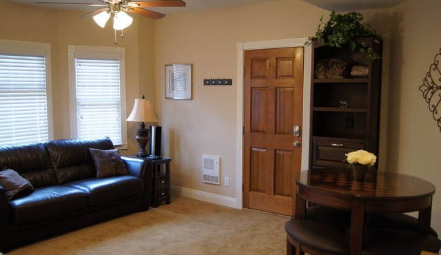Upgraded Victorian Unit Close to DT, Conv Ctr, Zoo, Coronado, Airport, Sea World