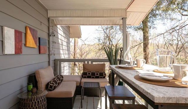 Upper Berne Chalet 4 Mins to DT AVL, 10 Mins to Blue Ridge Parkway, Dog Friendly