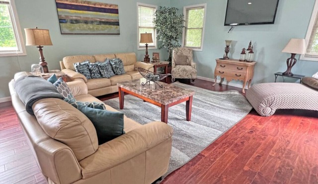 Upper Deck-Downtown, Walk to Everything, Sleeps 10