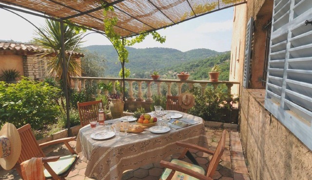 Upper Garden Apartment with *Large Heated Pool*