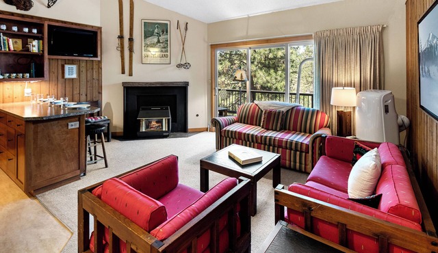 Upper-Level Condo, close to pool, Mt. Bachelor Village Amenities