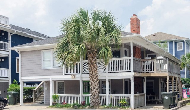 Upper level duplex in heart of Wrightsville Beach!