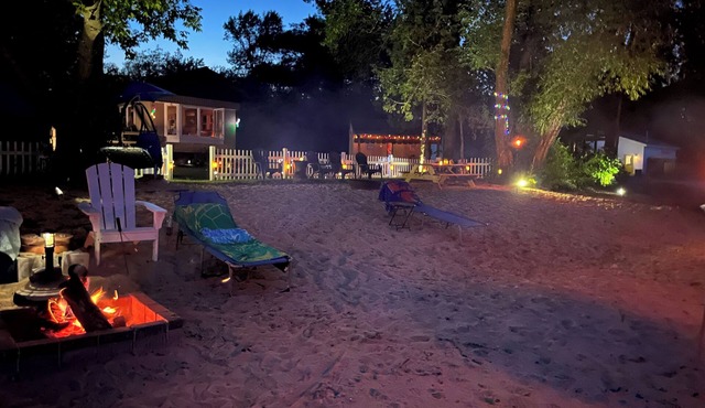 Upper Michigan Bay of Green Bay Beachfront Escape with Private Beach + Kayaks
