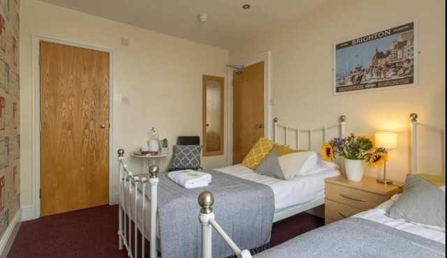 Upper Rock 9 - double room en-suite