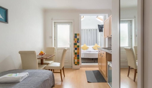 Upper Rock G3 - triple studio