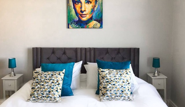 Upper Swan View Harrogate - Superb location. Sleeps 3. Dog Friendly. Refurbished