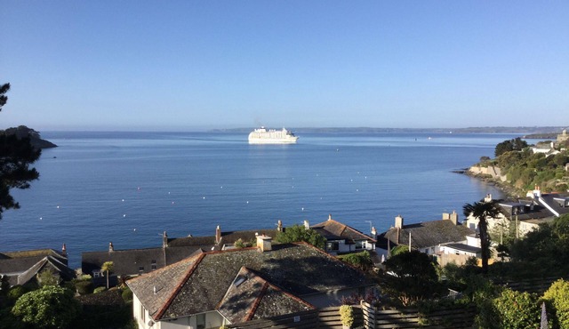 Upper Tresulian - an apartment that sleeps 4 guests in 2 bedrooms