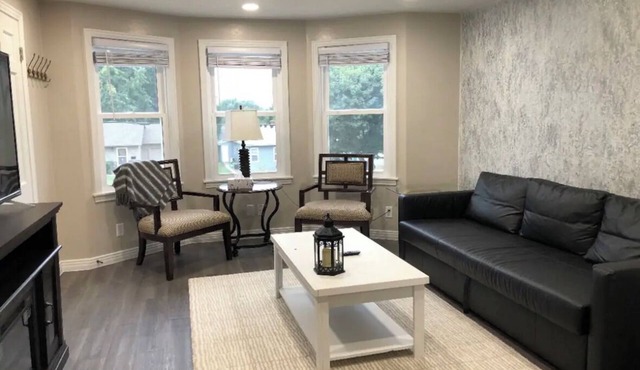 Upper West Villa-by Sanford,MidcoAqu.&CountryClub