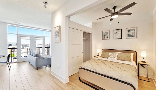 Upscale 1BR APT with Pool & Gym