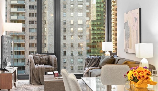 Upscale 1BR Condo with Fitness Center & Pool