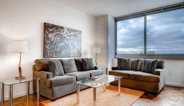 Upscale 1BR | Full Kitchen | Washer-Dryer | by GLS