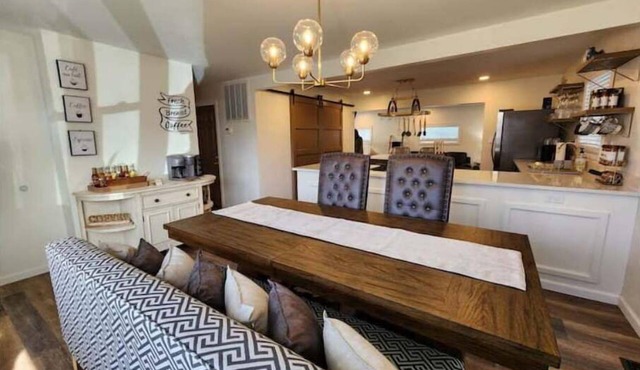 Upscale 2 Bed Home near Ind. Park, Shopping, & UPJ