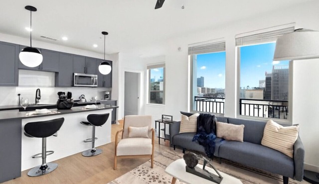 Upscale 2BR Near Regions Field + Park