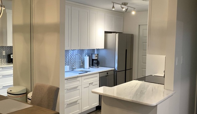 Upscale 2nd floor West Mobile 2 bedroom 2 bath condo!