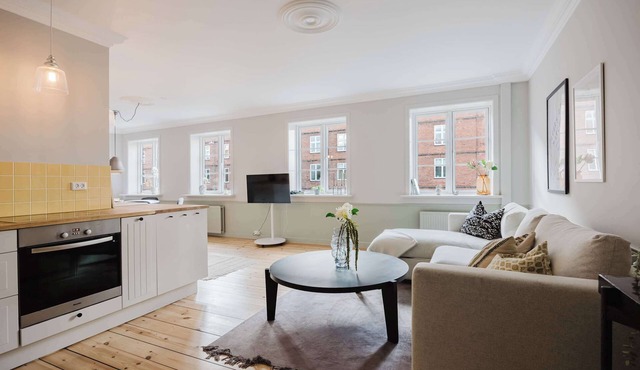 Upscale 3BR Apartment in City Center