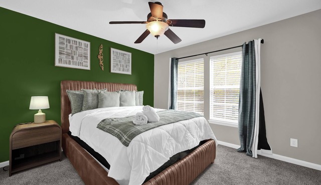 Upscale 3BR Home Near The Summit