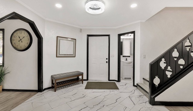 Upscale 4BR 3 BA home near Bradley Fair & 3 miles from Striker Sport, pool table
