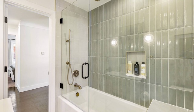 Upscale 5BR/3BA w/Jacuzzi