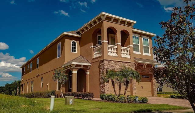 Upscale 6 Bedroom with Panoramic Golf Views in Reunion Florida!
